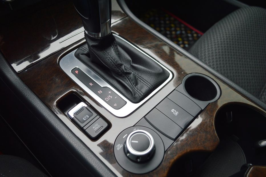 Продам Volkswagen Touareg 2013 года в Одессе