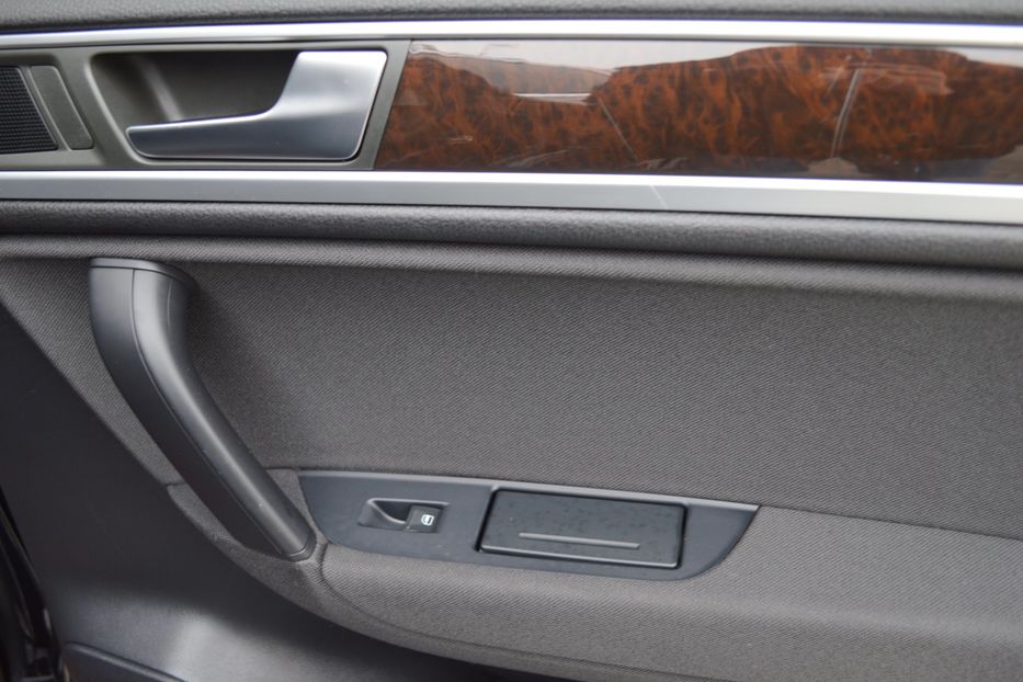 Продам Volkswagen Touareg 2013 года в Одессе