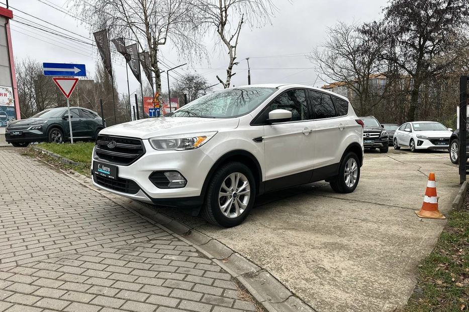 Продам Ford Escape 2019 года в Черновцах