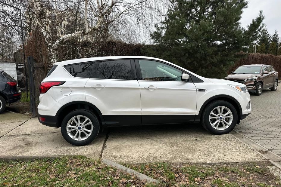 Продам Ford Escape 2019 года в Черновцах