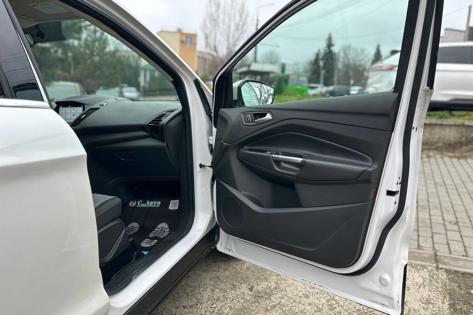 Продам Ford Escape 2019 года в Черновцах