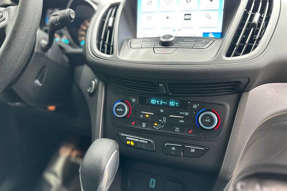 Продам Ford Escape 2019 года в Черновцах