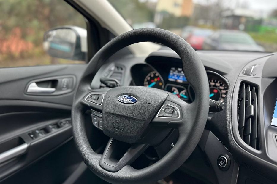 Продам Ford Escape 2019 года в Черновцах