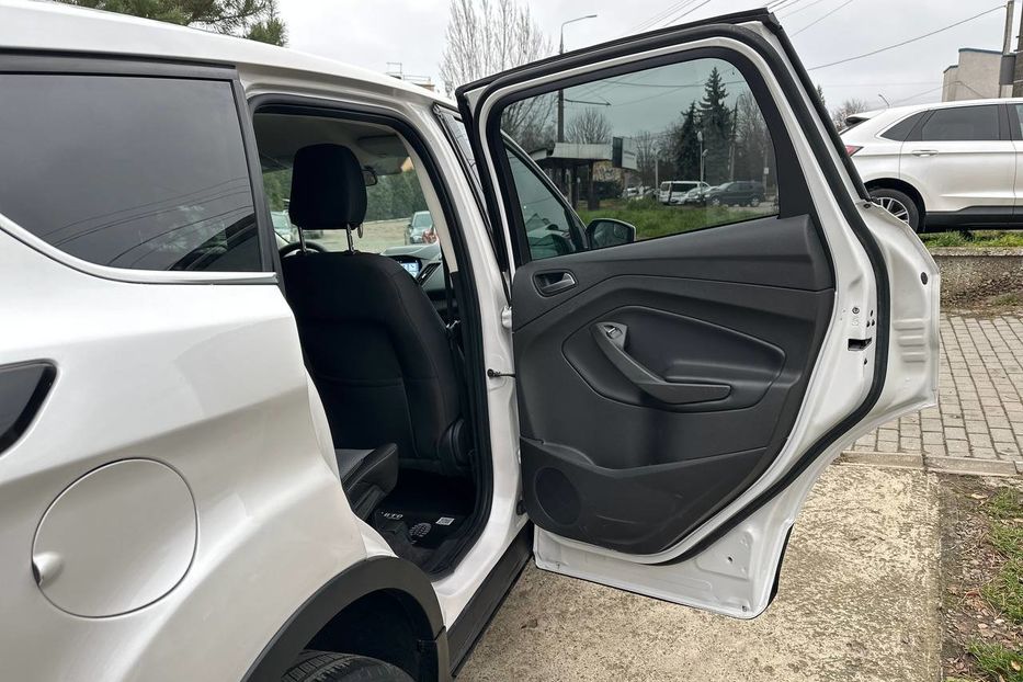 Продам Ford Escape 2019 года в Черновцах