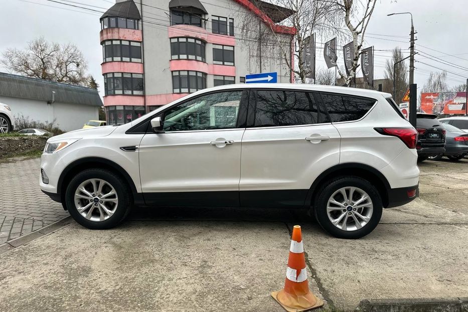 Продам Ford Escape 2019 года в Черновцах