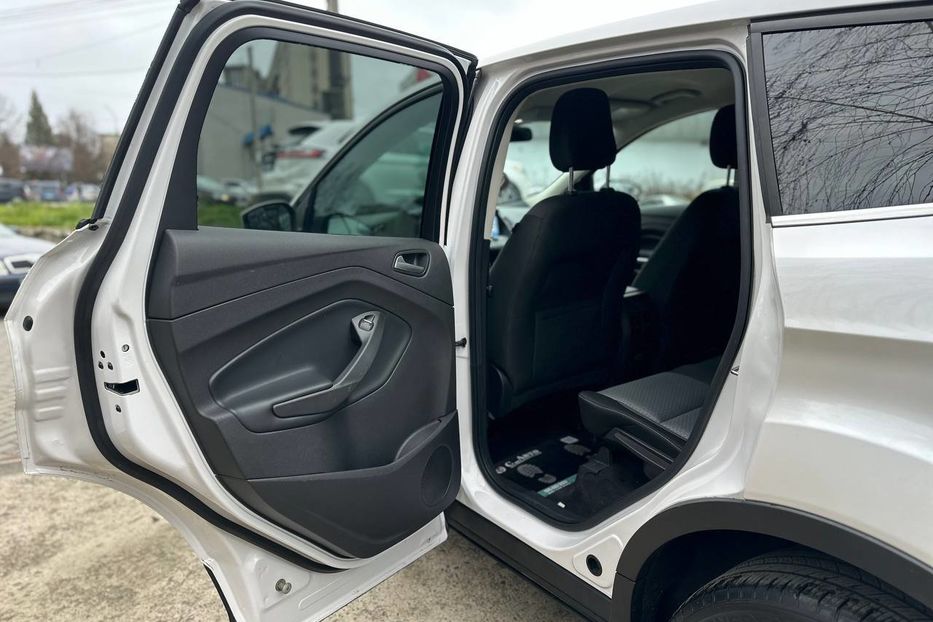 Продам Ford Escape 2019 года в Черновцах