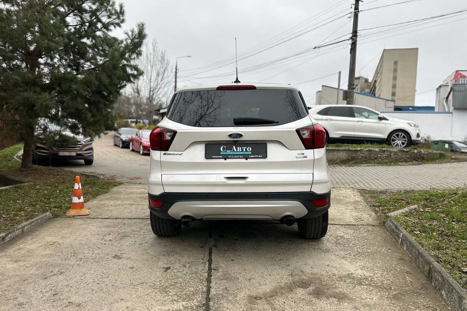 Продам Ford Escape 2019 года в Черновцах