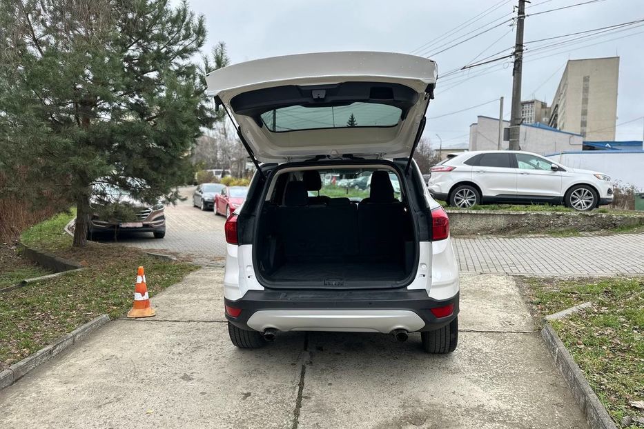 Продам Ford Escape 2019 года в Черновцах