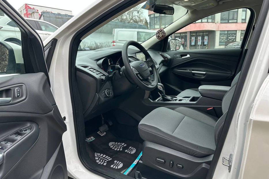 Продам Ford Escape 2019 года в Черновцах