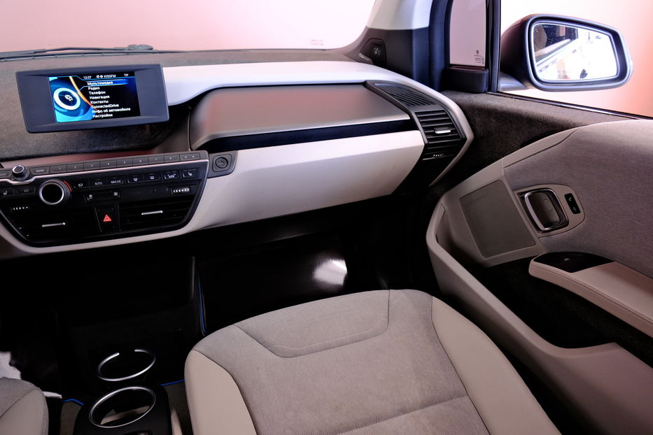 Продам BMW I3 2015 года в Одессе