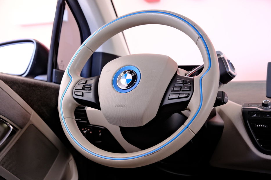 Продам BMW I3 2015 года в Одессе