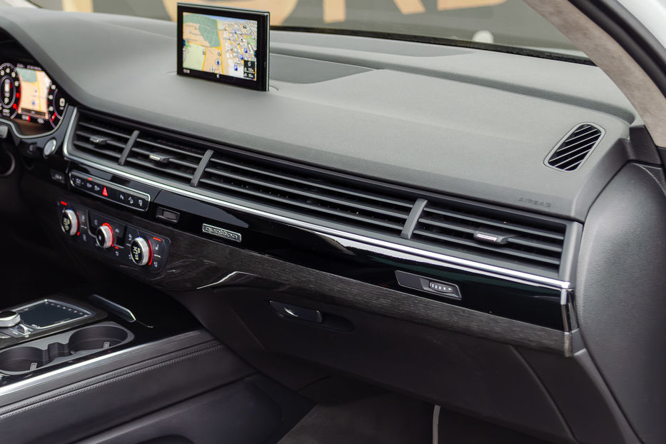 Продам Audi Q7 3.0TFSI QUATTRO 2016 года в Киеве