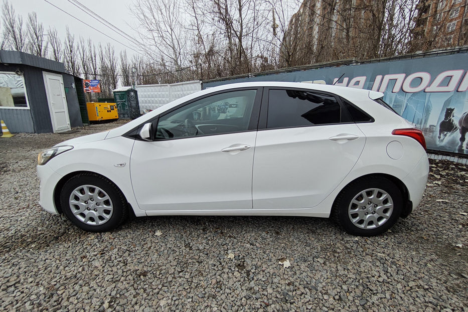 Продам Hyundai i30  1.4 MT (107 к.с.) 2013 года в Киеве