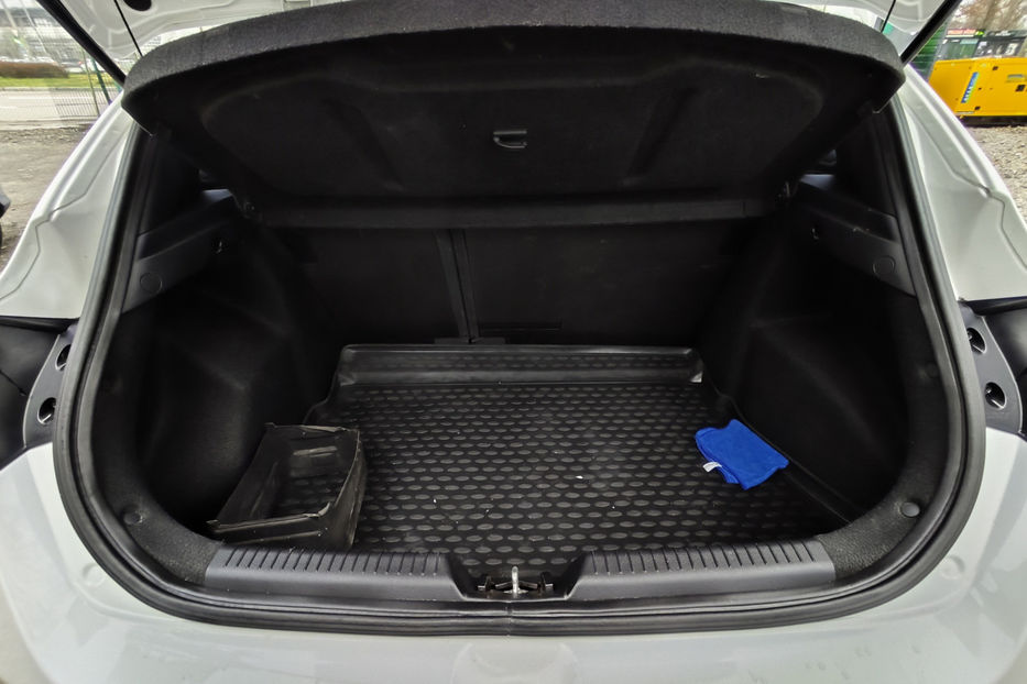 Продам Hyundai i30  1.4 MT (107 к.с.) 2013 года в Киеве