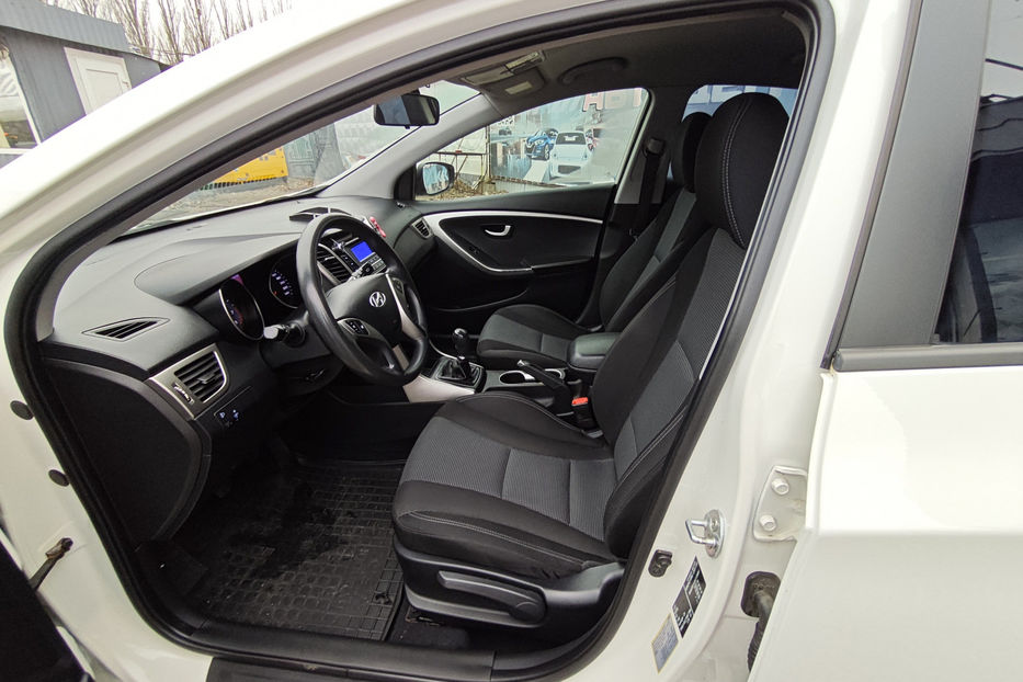 Продам Hyundai i30  1.4 MT (107 к.с.) 2013 года в Киеве