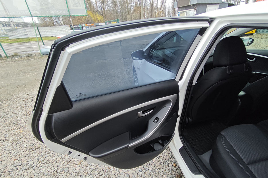 Продам Hyundai i30  1.4 MT (107 к.с.) 2013 года в Киеве