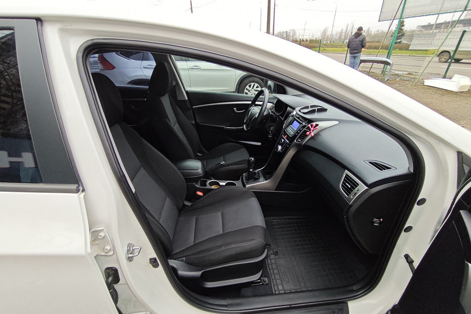Продам Hyundai i30  1.4 MT (107 к.с.) 2013 года в Киеве