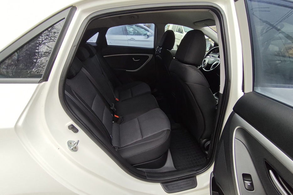 Продам Hyundai i30  1.4 MT (107 к.с.) 2013 года в Киеве