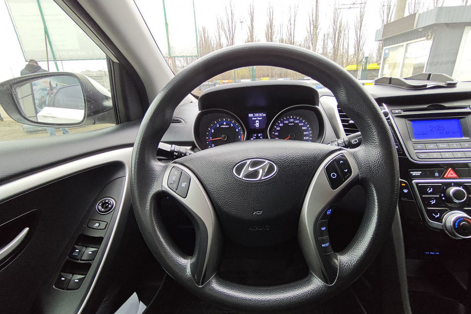 Продам Hyundai i30  1.4 MT (107 к.с.) 2013 года в Киеве