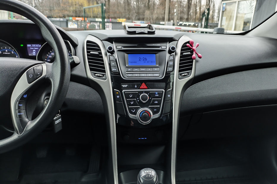 Продам Hyundai i30  1.4 MT (107 к.с.) 2013 года в Киеве