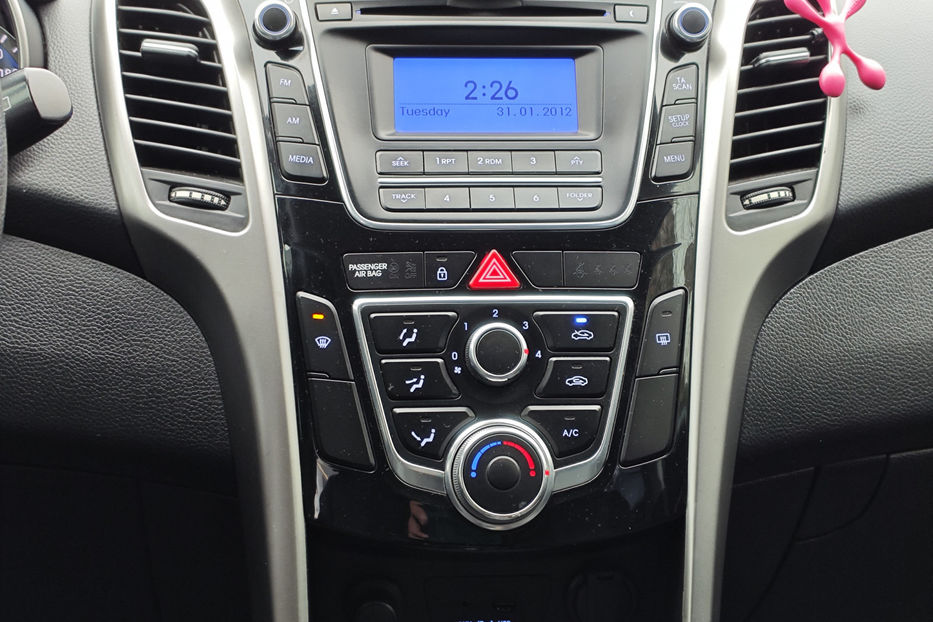 Продам Hyundai i30  1.4 MT (107 к.с.) 2013 года в Киеве