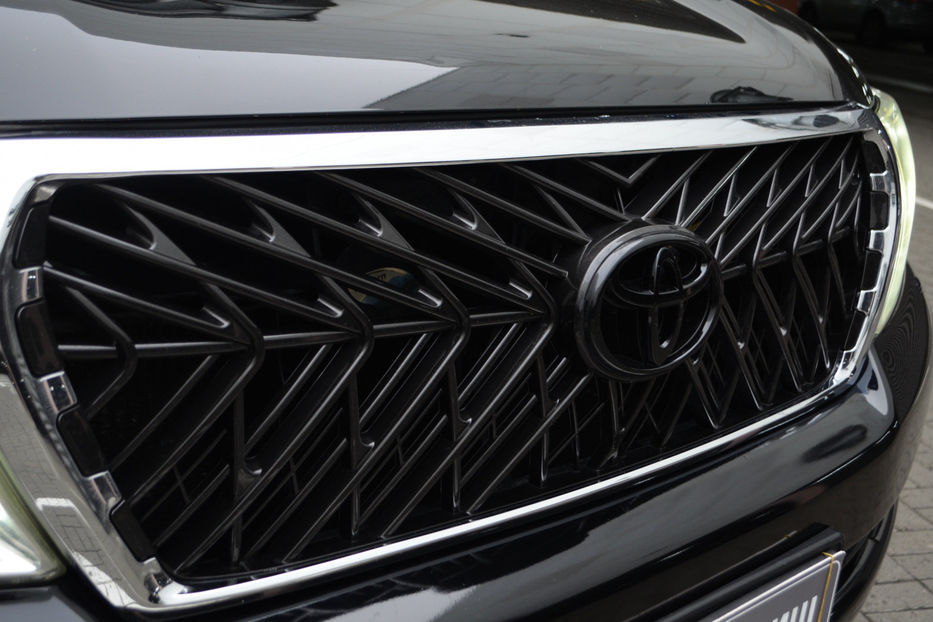 Продам Toyota Land Cruiser 200 4.5 TD 4WD AT (235 л.с.) 2010 года в Киеве