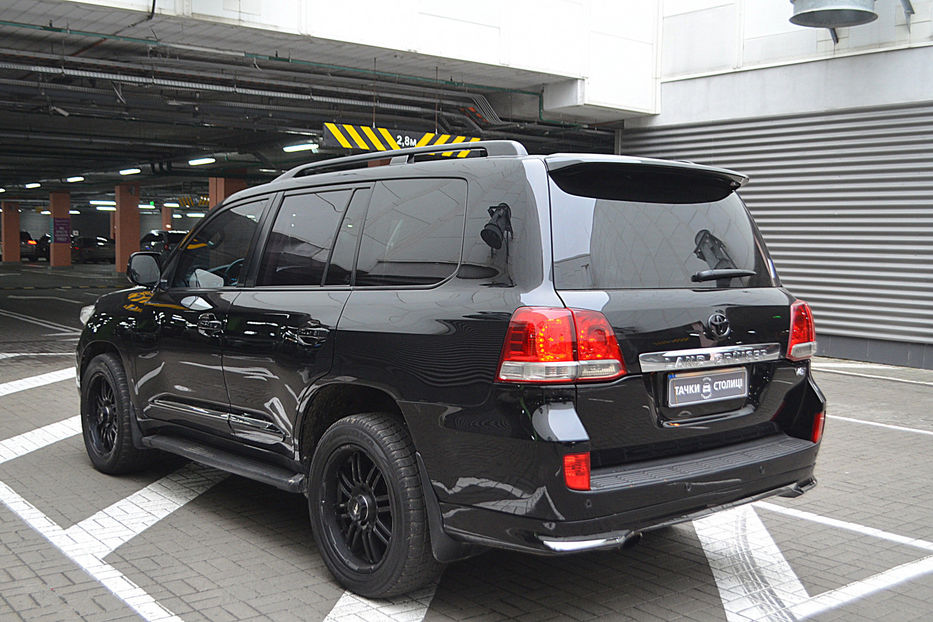 Продам Toyota Land Cruiser 200 4.5 TD 4WD AT (235 л.с.) 2010 года в Киеве