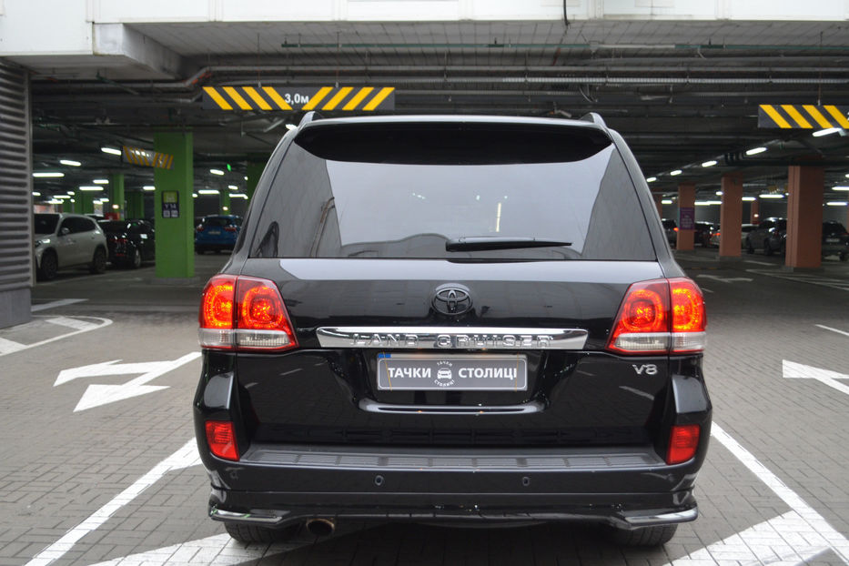 Продам Toyota Land Cruiser 200 4.5 TD 4WD AT (235 л.с.) 2010 года в Киеве