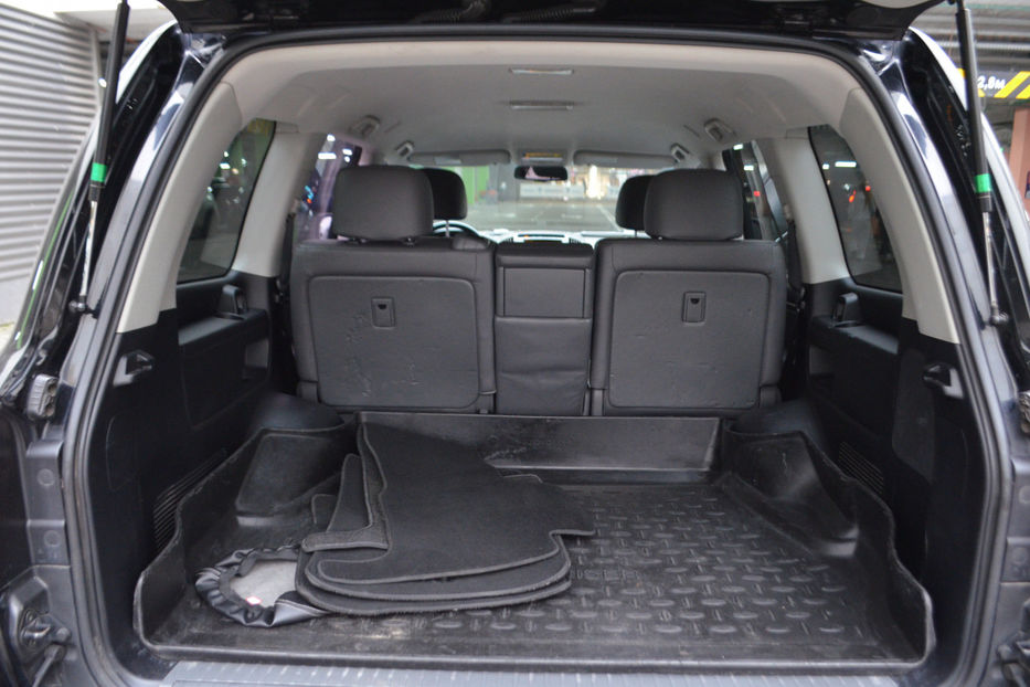 Продам Toyota Land Cruiser 200 4.5 TD 4WD AT (235 л.с.) 2010 года в Киеве