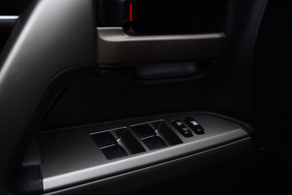 Продам Toyota Land Cruiser 200 4.5 TD 4WD AT (235 л.с.) 2010 года в Киеве