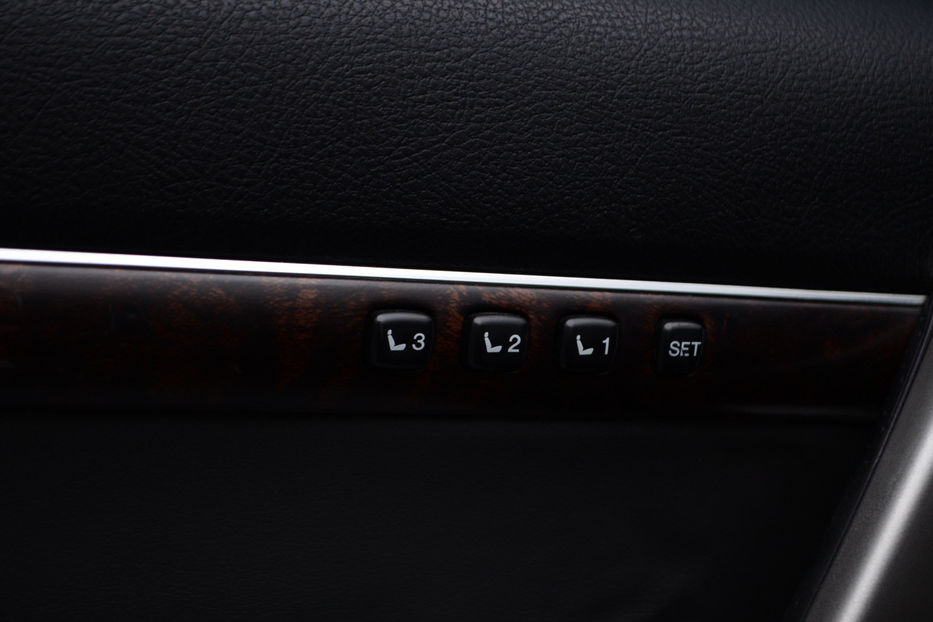 Продам Toyota Land Cruiser 200 4.5 TD 4WD AT (235 л.с.) 2010 года в Киеве