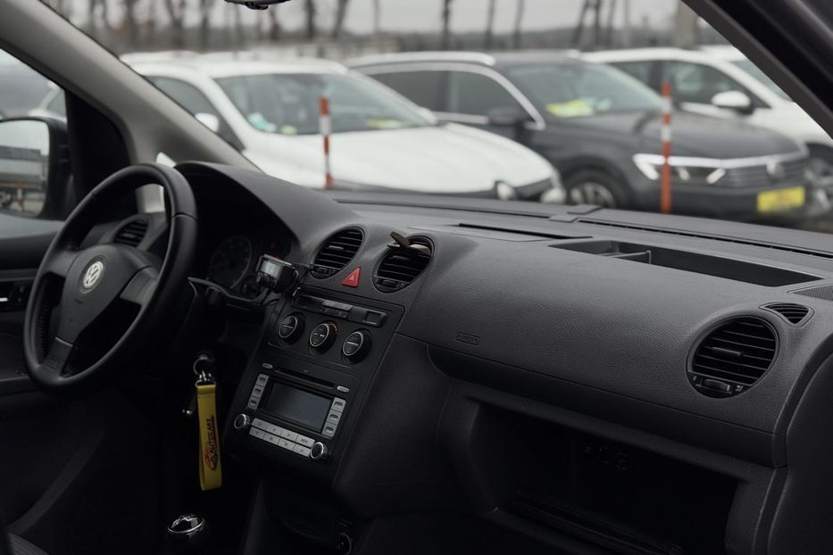 Продам Volkswagen Caddy пасс. 2009 года в г. Умань, Черкасская область