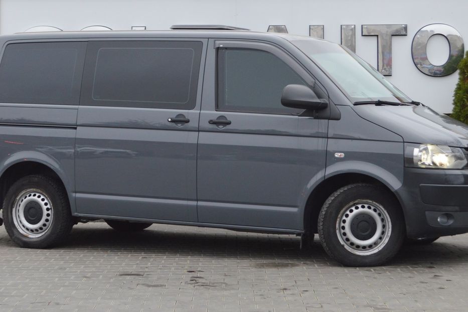 Продам Volkswagen T5 (Transporter) пасс. 2014 года в Одессе