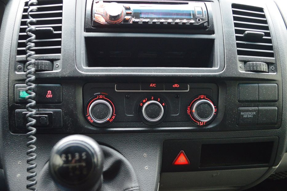 Продам Volkswagen T5 (Transporter) пасс. 2014 года в Одессе