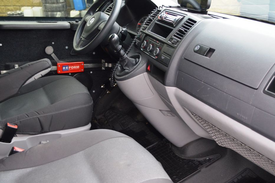 Продам Volkswagen T5 (Transporter) пасс. 2014 года в Одессе