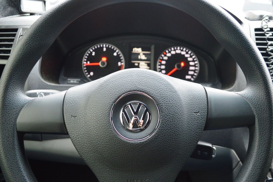 Продам Volkswagen T5 (Transporter) пасс. 2014 года в Одессе