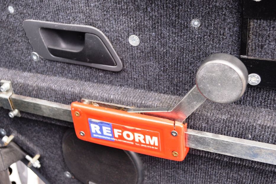 Продам Volkswagen T5 (Transporter) пасс. 2014 года в Одессе