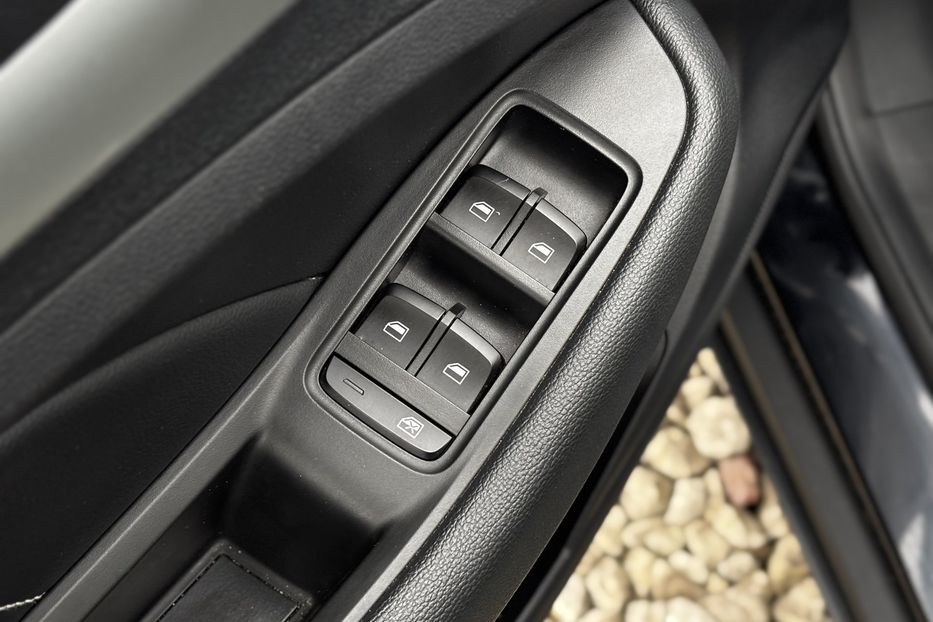 Продам MG ZT ZS EV 43.4 KW авто у Львові  2020 года в Львове