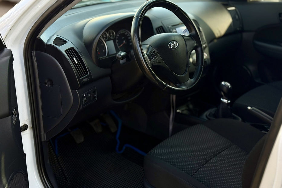 Продам Hyundai i30  1.6 CRDi MT (90 л.с.) 2011 года в Киеве