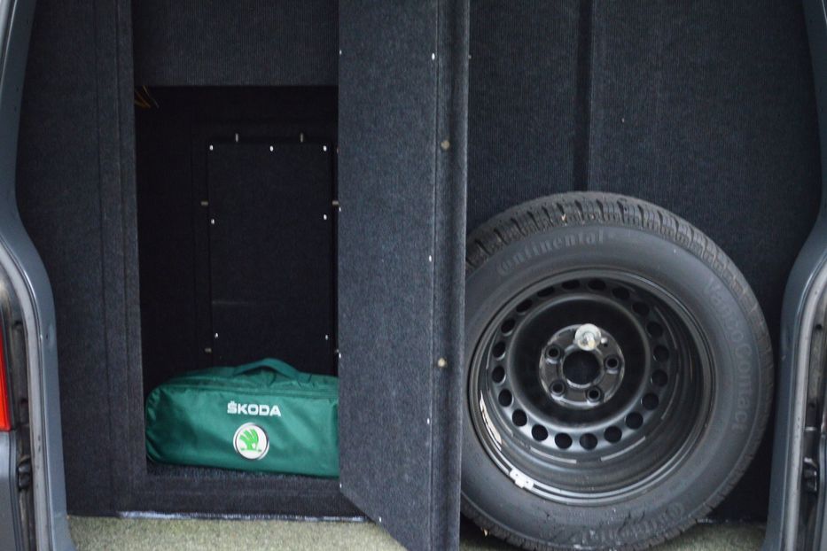 Продам Volkswagen T5 (Transporter) пасс. 2014 года в Одессе