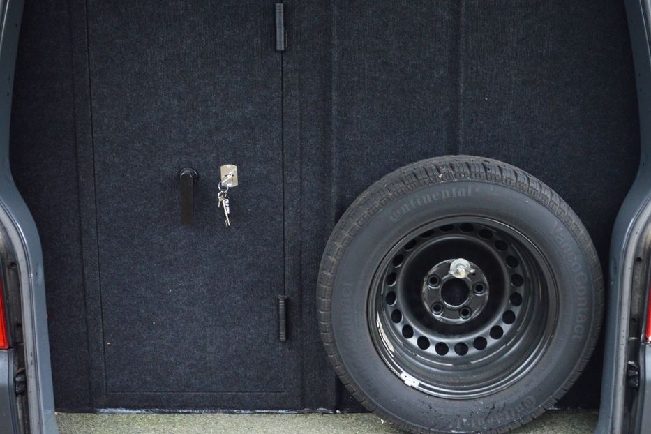 Продам Volkswagen T5 (Transporter) пасс. 2014 года в Одессе