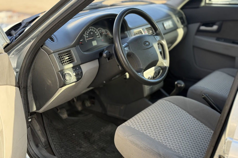 Продам ВАЗ Приора 1.6 MT (98 к.с.) 2009 года в Киеве