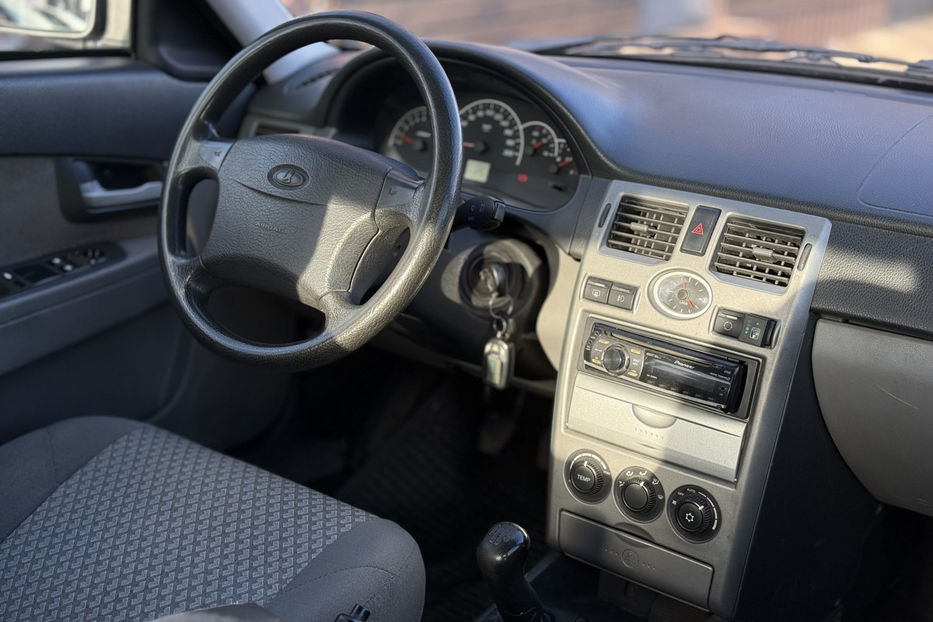 Продам ВАЗ Приора 1.6 MT (98 к.с.) 2009 года в Киеве