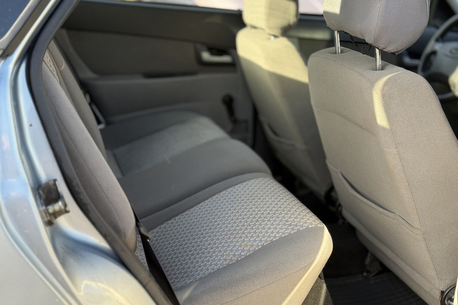 Продам ВАЗ Приора 1.6 MT (98 к.с.) 2009 года в Киеве