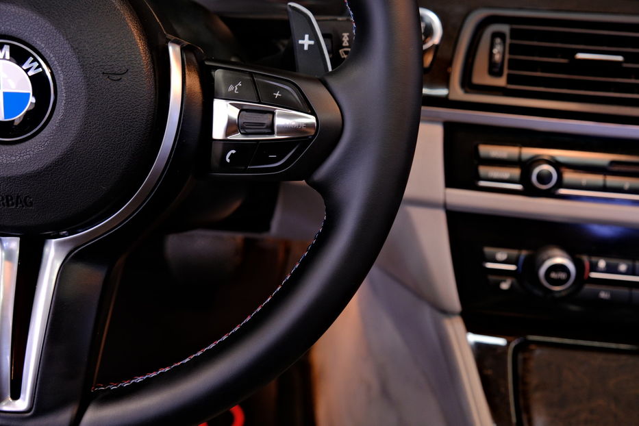 Продам BMW 528 i 2013 года в Одессе