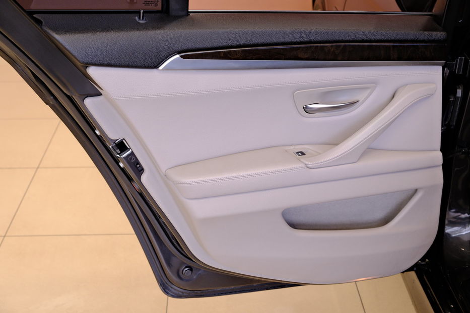 Продам BMW 528 i 2013 года в Одессе