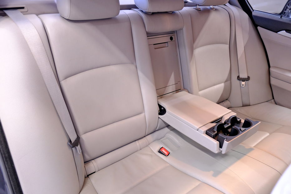 Продам BMW 528 i 2013 года в Одессе