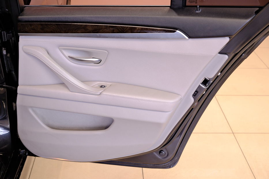 Продам BMW 528 i 2013 года в Одессе