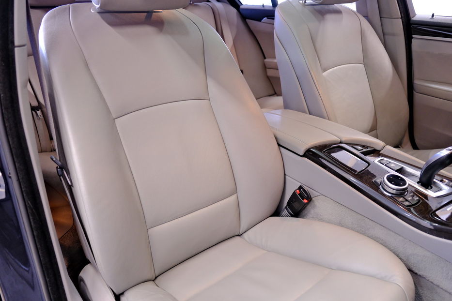 Продам BMW 528 i 2013 года в Одессе