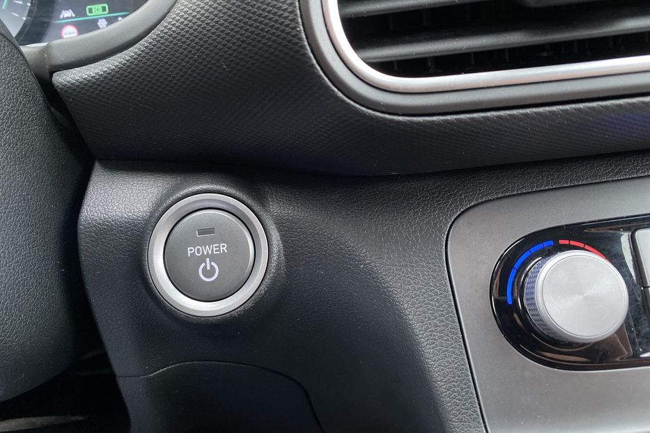 Продам Hyundai Kona 2018 года в Луцке